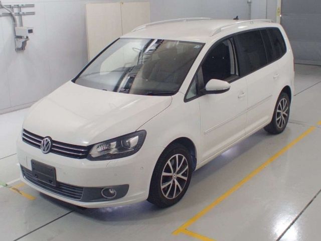 30182 Volkswagen Golf touran 1TCTH 2013 г. (CAA Chubu)